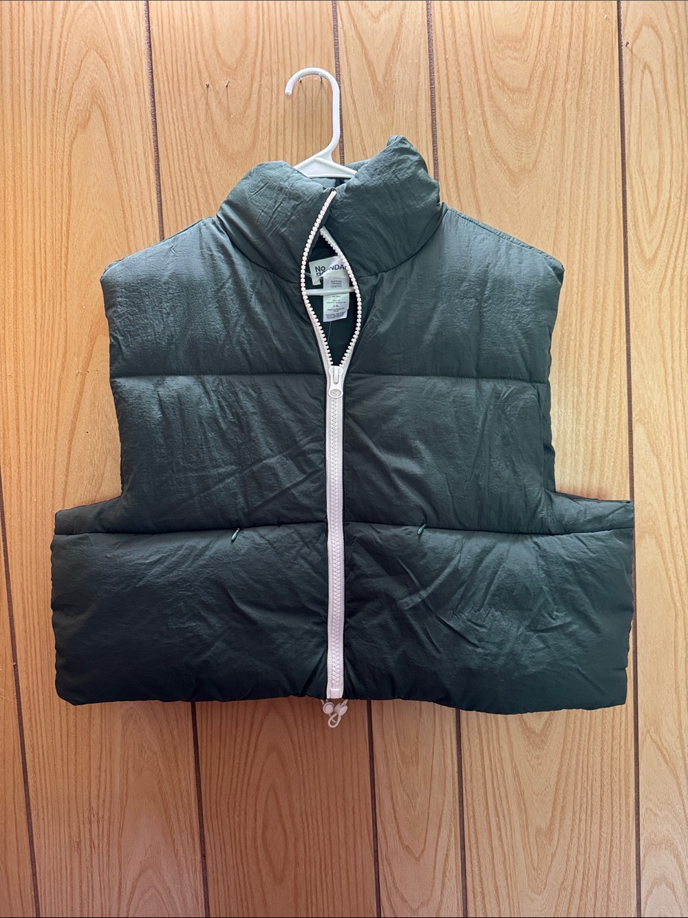 No Boundaries Forest‎ Green Puffer Vest with White Zipper